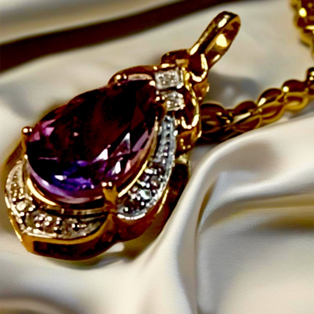 14K Yellow Gold Diamond and Amethyst Pendant Brand‎ New